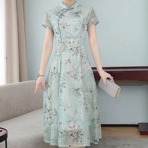 Women’s Medium size Qipao/Cheongsam